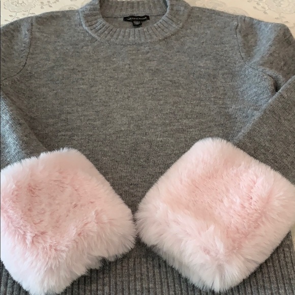 Saks Fifth Avenue Sweaters - New Saks Fifth Avenue Faux Fur Cuff Sweater